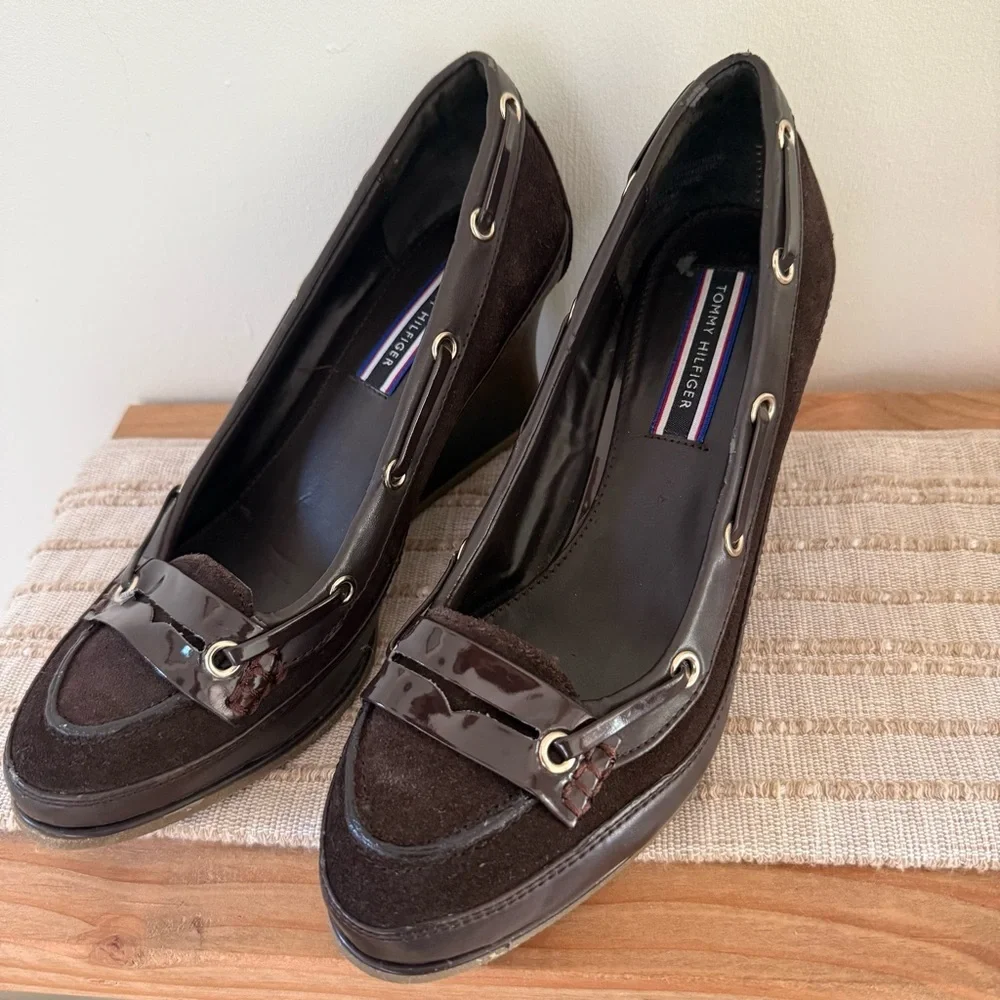Tommy Hilfiger Women's suede Dark maroon Wedge Shoes Size 8